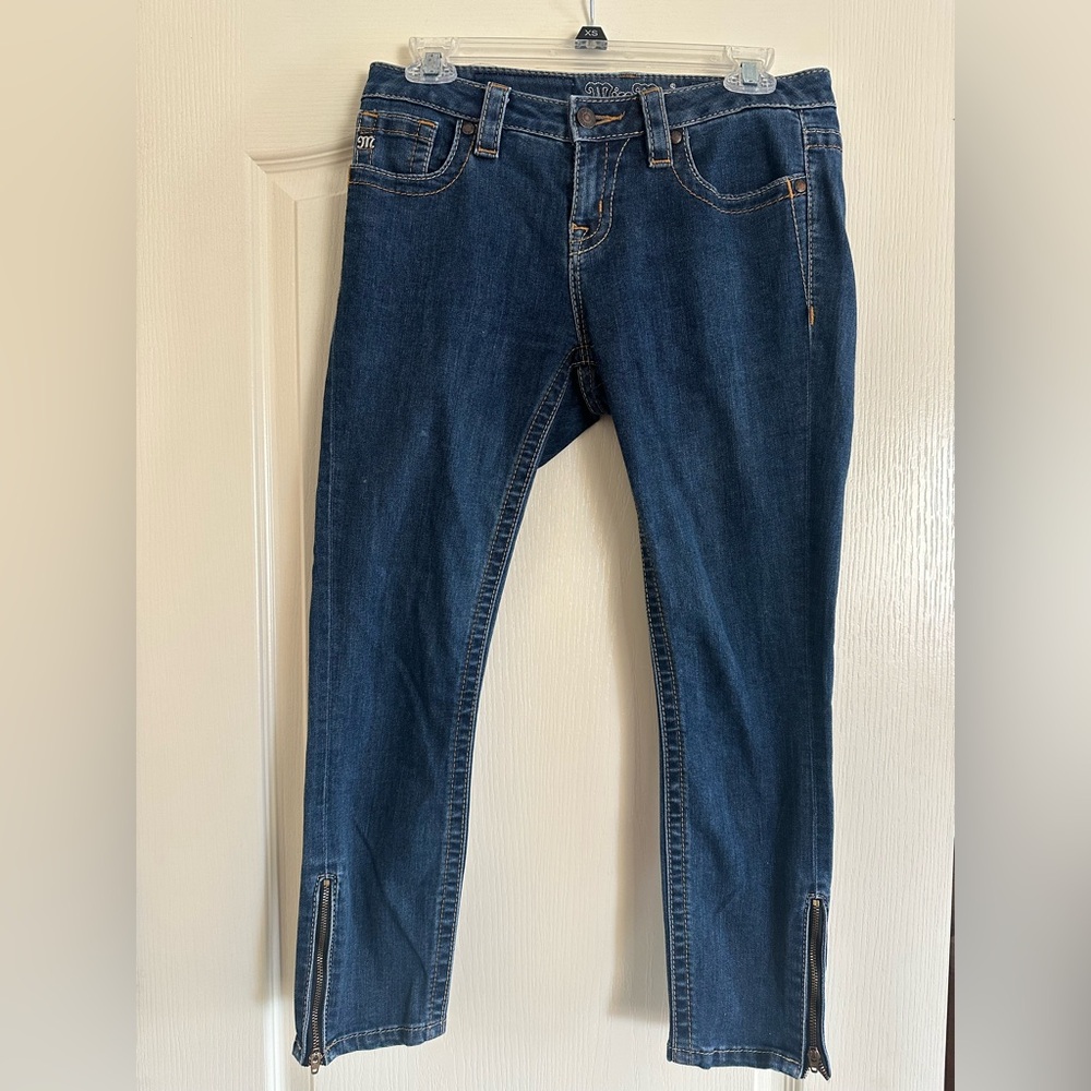 Miss Me Cropped Low Rise Skinny Jeans
Zipper at ankles
Size 27 
Dark Denim
